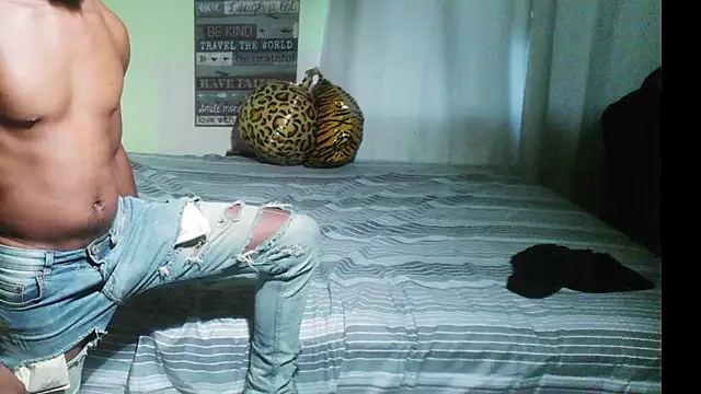 Snapshot of anthonyroth chatting on October 15, 10:17 pm anthonyroth online show from October 15, 10:17 pm