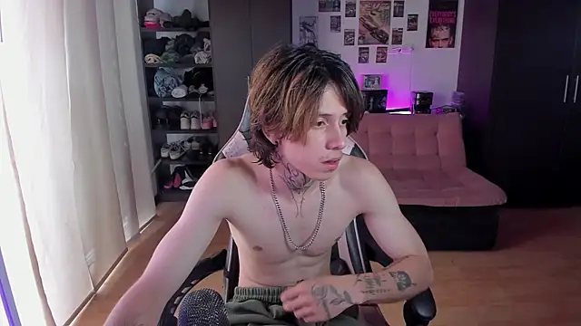 xIce Boy online show from May 6, 8:42 pm