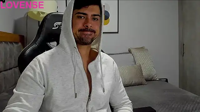 Snapshot of Dante_Storm chatting on October 6, 1:10 am Dante Storm online show from October 6, 1:10 am