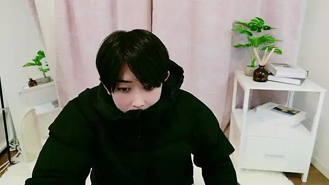 girl hunt japan online show from December 3, 9:15 am