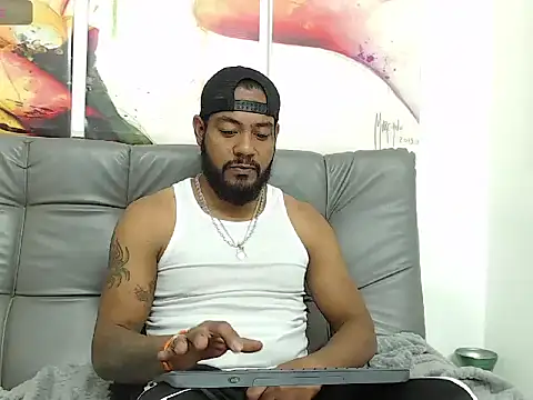 BladeFoxxx1 online show from November 8, 1:31 am