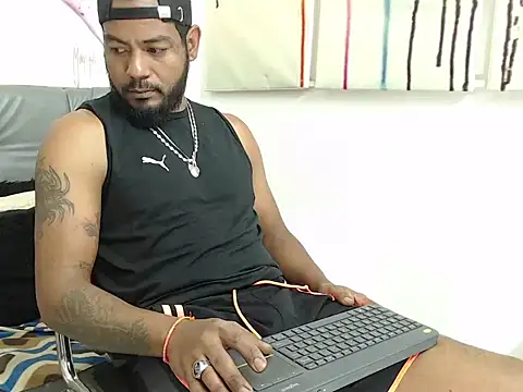 Snapshot of BladeFoxxx1 chatting on October 1, 1:37 pm BladeFoxxx1 online show from October 1, 1:37 pm