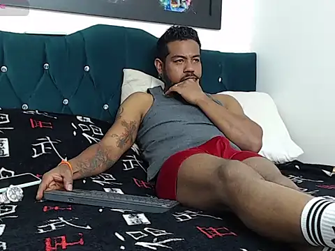 Snapshot of BladeFoxxx1 chatting on September 24, 2:37 pm BladeFoxxx1 online show from September 24, 2:37 pm