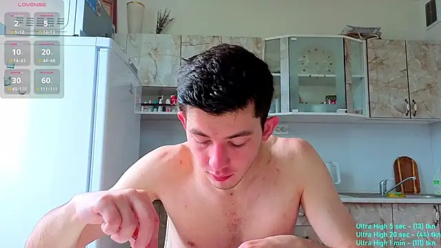 Snapshot of Danny__Magic chatting on September 21, 7:30 am Danny Magic online show from September 21, 7:30 am
