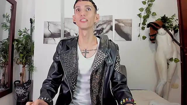 Giotrashy online show from October 18, 8:14 pm