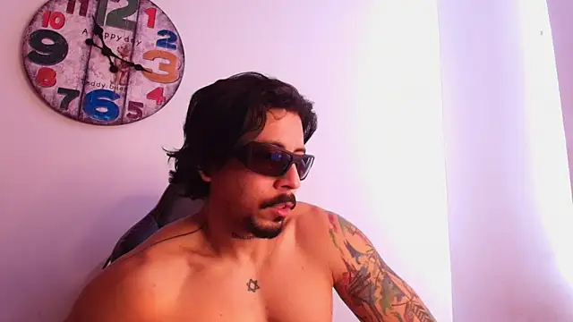 Snapshot of josemeirelesfox chatting on October 7, 9:24 am josemeirelesfox online show from October 7, 9:24 am