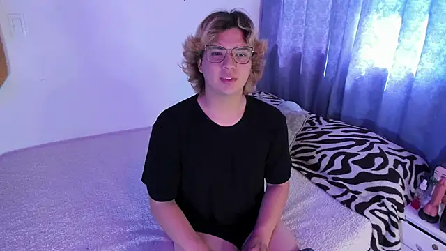 adam angelssss online show from April 20, 2:30 pm