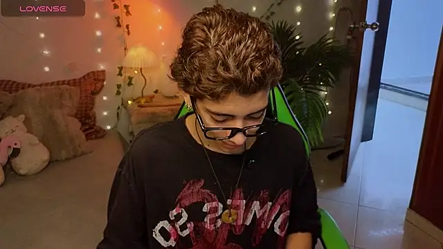 Matty Sparkk online show from April 26, 1:30 pm