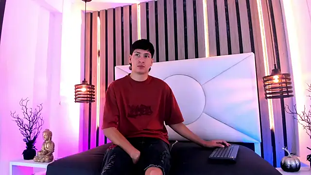 Snapshot of Jhojan_twink chatting on October 31, 12:19 pm Jhojan twink online show from October 31, 12:19 pm