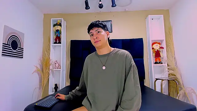 Snapshot of Jhojan_twink chatting on October 14, 1:40 pm Jhojan twink online show from October 14, 1:40 pm