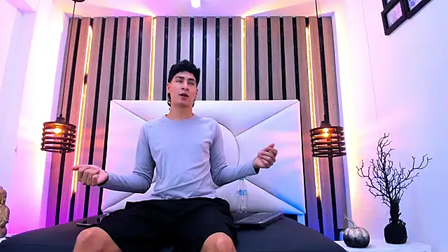 Snapshot of Jhojan_twink chatting on October 24, 1:13 pm Jhojan twink online show from October 24, 1:13 pm