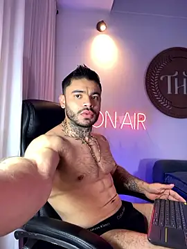 Snapshot of thiagoferrari2 chatting on October 18, 2:05 am thiagoferrari2 online show from October 18, 2:05 am
