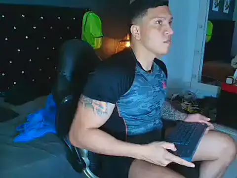 ethan dalton  online show from November 6, 3:09 am