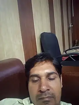 johnny8731 online show from April 29, 2:44 pm