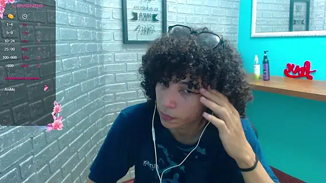 Snapshot of Kurtt_Miller chatting on October 13, 5:52 pm Kurtt Miller online show from October 13, 5:52 pm