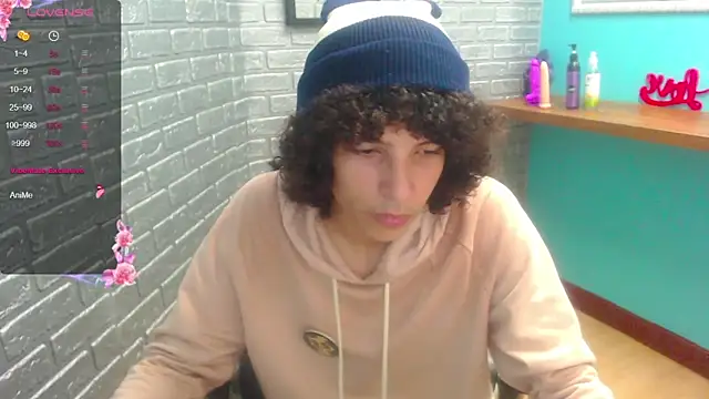 Snapshot of Kurtt_Miller chatting on September 24, 8:07 pm Kurtt Miller online show from September 24, 8:07 pm