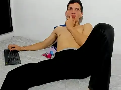 Snapshot of kevinkewman chatting on October 19, 1:47 pm kevinkewman online show from October 19, 1:47 pm