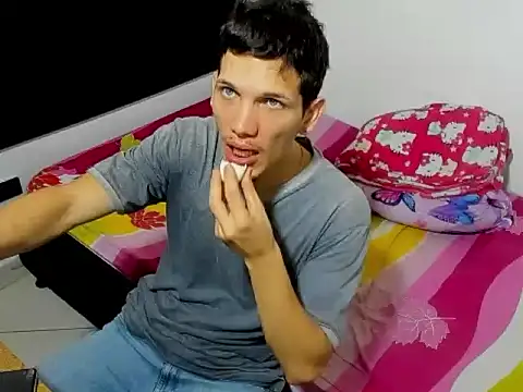 Snapshot of kevinkewman chatting on October 18, 1:38 pm kevinkewman online show from October 18, 1:38 pm