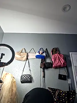 Snapshot of ItsBarbieBitcxxxx69 chatting on October 25, 6:53 pm ItsBarbieBitcxxxx69 online show from October 25, 6:53 pm