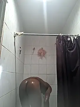 Snapshot of ItsBarbieBitcxxxx69 chatting on October 28, 2:14 am ItsBarbieBitcxxxx69 online show from October 28, 2:14 am