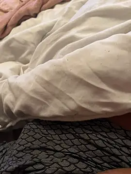 holestras online show from March 18, 5:02 am