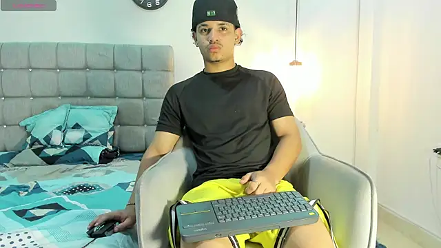 Snapshot of samxx_muscle chatting on September 10, 1:21 pm samxx muscle online show from September 10, 1:21 pm