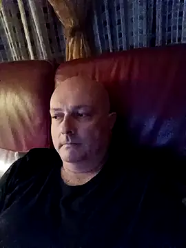 Alexis Bull online show from May 7, 11:05 pm