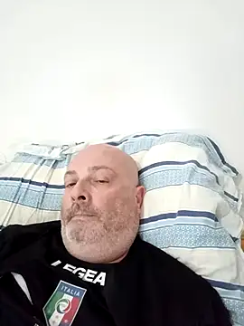 Alexis Bull online show from May 5, 10:06 am