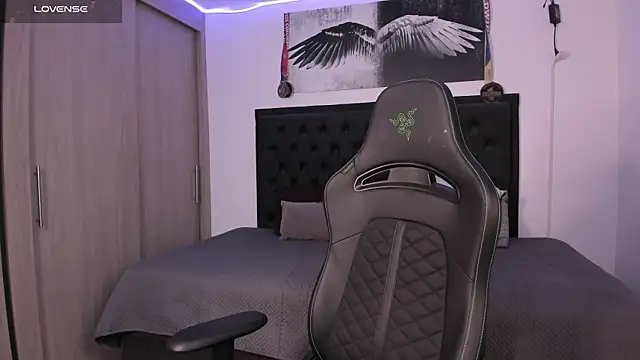 santi aesthetic online show from October 22, 12:58 am