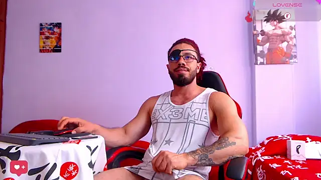 Snapshot of pirata_fitness chatting on October 13, 3:18 pm pirata fitness online show from October 13, 3:18 pm