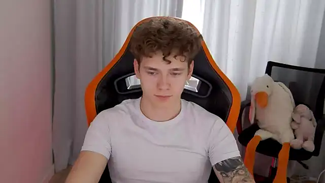 DanyDavis online show from April 28, 9:25 am