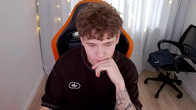 DanyDavis online show from April 9, 9:26 am