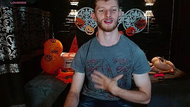 Snapshot of andrewxbi chatting on October 22, 9:07 pm andrewxbi online show from October 22, 9:07 pm