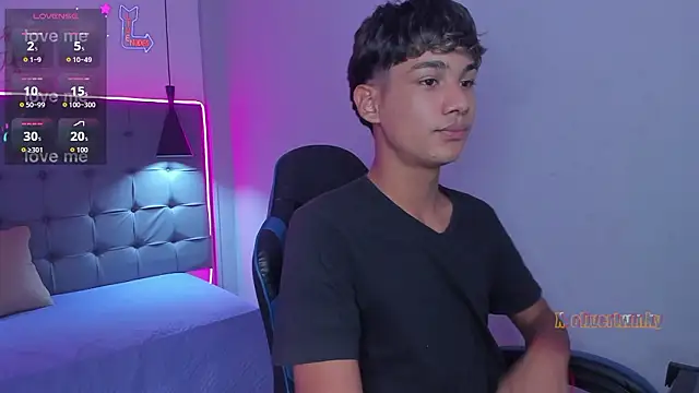 OliverTwinky online show from February 14, 10:38 pm