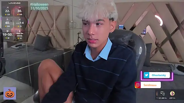 OliverTwinky online show from October 22, 2:32 pm