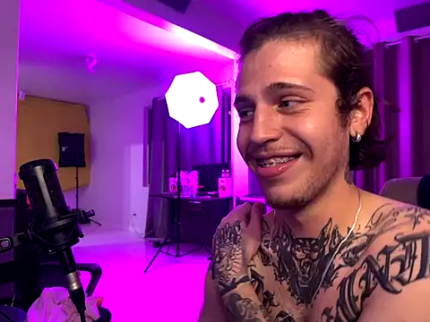 Snapshot of bigrosa21cm chatting on October 27, 11:29 pm bigrosa21cm online show from October 27, 11:29 pm