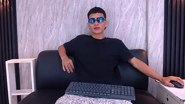 Snapshot of Matt_Ruso chatting on September 18, 11:07 pm Matt Ruso online show from September 18, 11:07 pm