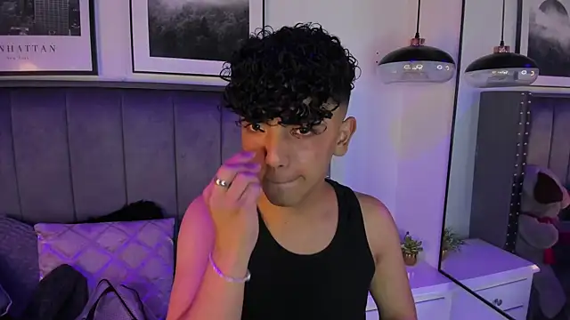 Snapshot of Niick_Twink chatting on October 10, 8:13 pm Niick Twink online show from October 10, 8:13 pm