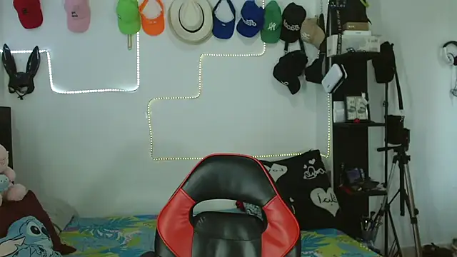axce1 boy24 online show from September 11, 6:40 pm