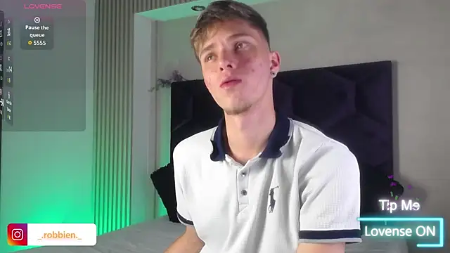 Robbin Blaze online show from April 26, 4:43 am