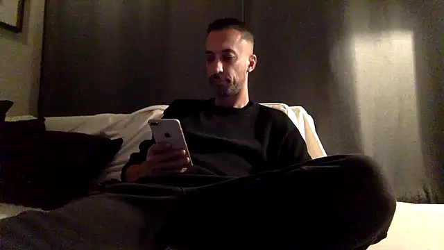 Snapshot of who_am_i_x404 chatting on October 7, 10:03 pm who am i x404 online show from October 7, 10:03 pm