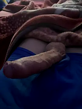 UncoolCaesium online show from December 3, 6:08 am