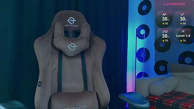 Snapshot of Just_Samuel chatting on October 6, 2:00 pm Just Samuel online show from October 6, 2:00 pm