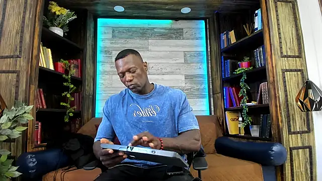 MarcusBlack  online show from April 24, 2:30 pm