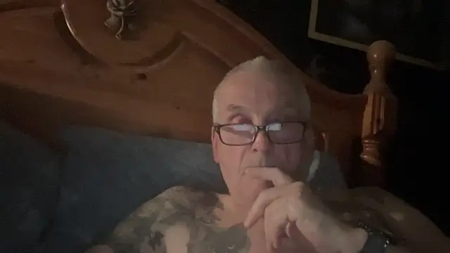 poggles online show from November 27, 10:02 pm