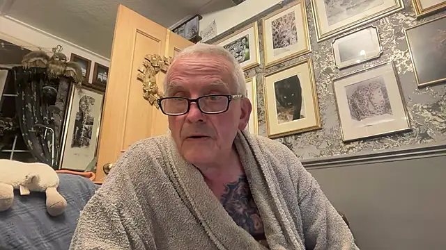 poggles online show from March 29, 9:26 pm