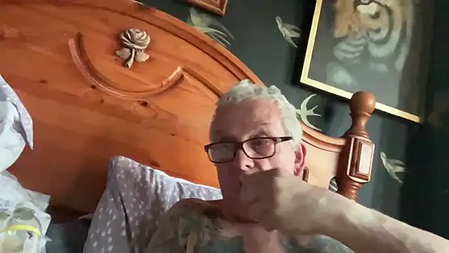 poggles online show from May 21, 6:56 pm