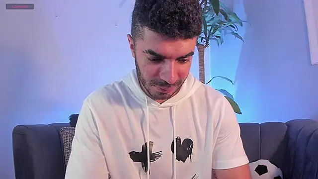 AxelThompson  online show from January 9, 11:48 am