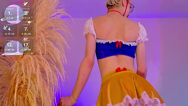 liiamluna  online show from March 2, 9:27 am