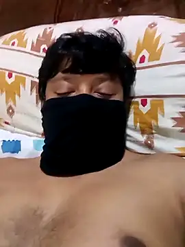 rockyu845 online show from April 3, 8:05 pm